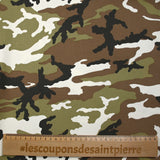 Satin de coton élasthanne camouflage olive et taupe fond blanc