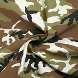 Satin de coton élasthanne camouflage olive et taupe fond blanc