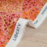 Coton liberty ® Aspley Tile orange et blush au mètre