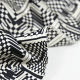 Crêpe de polyester labyrinthe noir et blanc