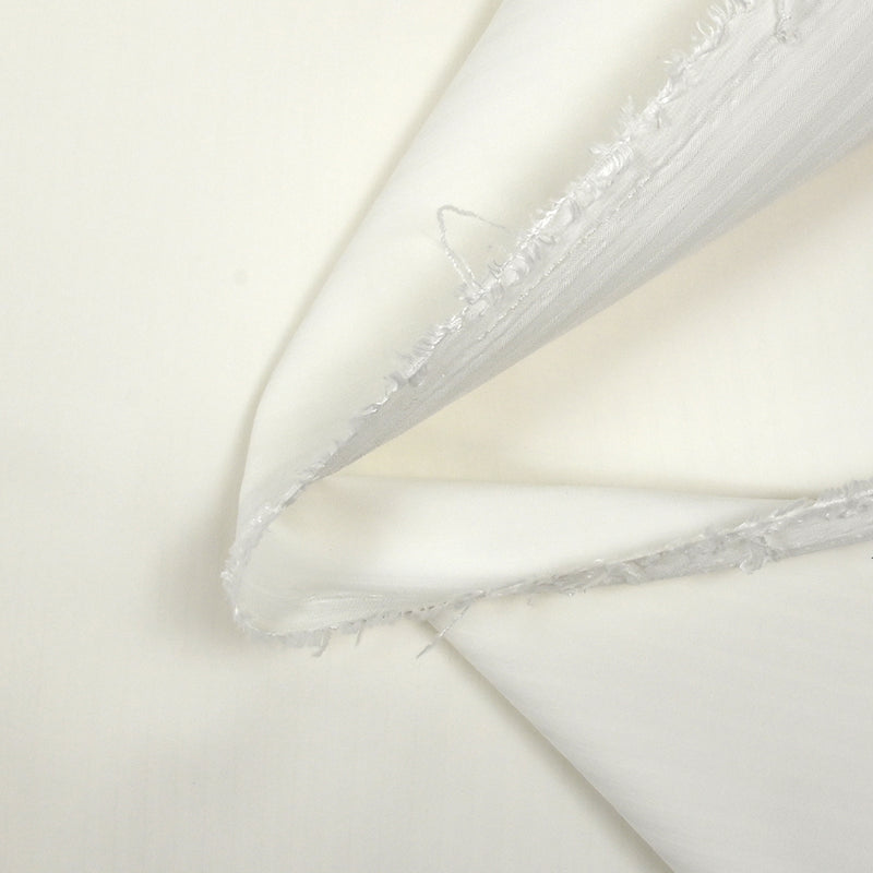 Polyester fines rayures ton sur ton blanc cassé