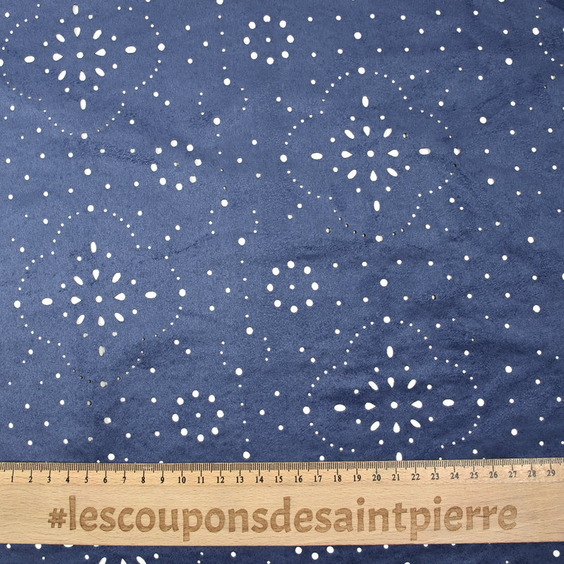 Suédine perforée trèfle bleu