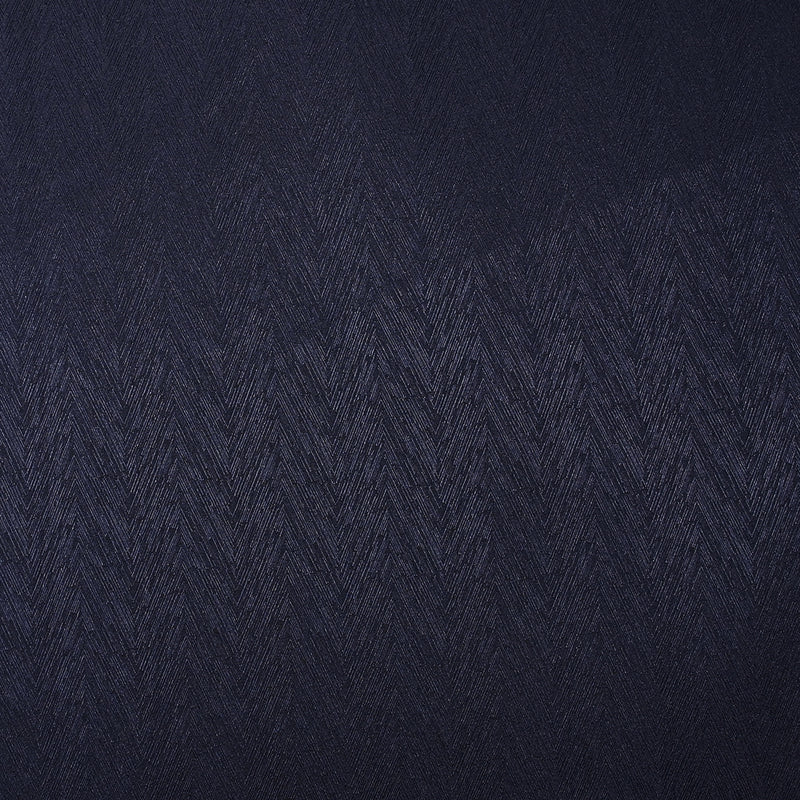 Polyester fin satiné chevrons hachurés bleu nuit