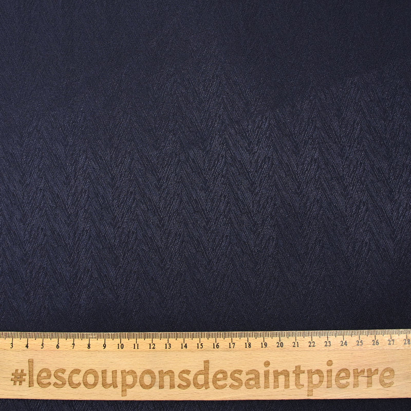 Polyester fin satiné chevrons hachurés bleu nuit