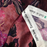 Satin de soie imprimé Milan fleurs magenta fond violet