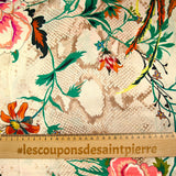 Satin de soie imprimé paon fond rose antique