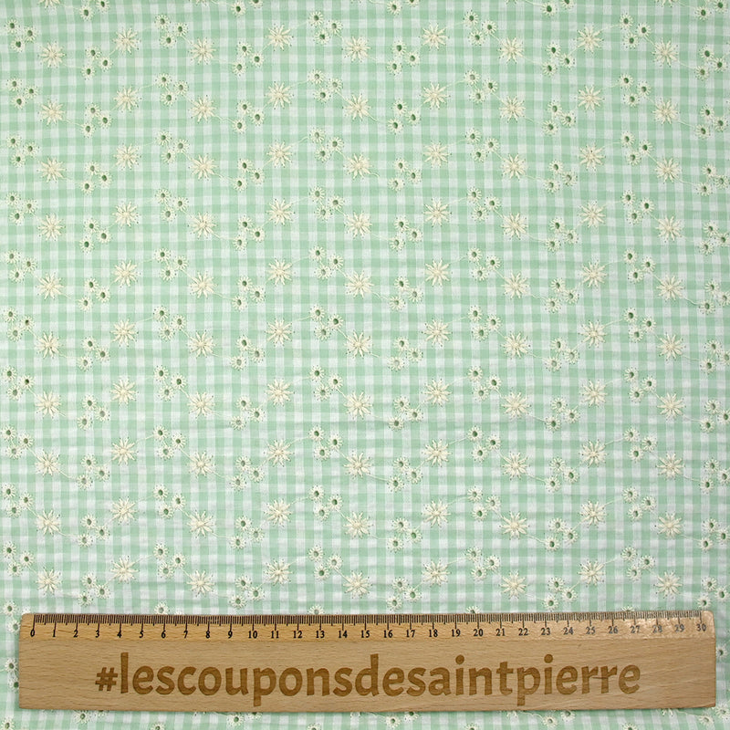 Coton Vichy seersucker brodé fond vert pastel