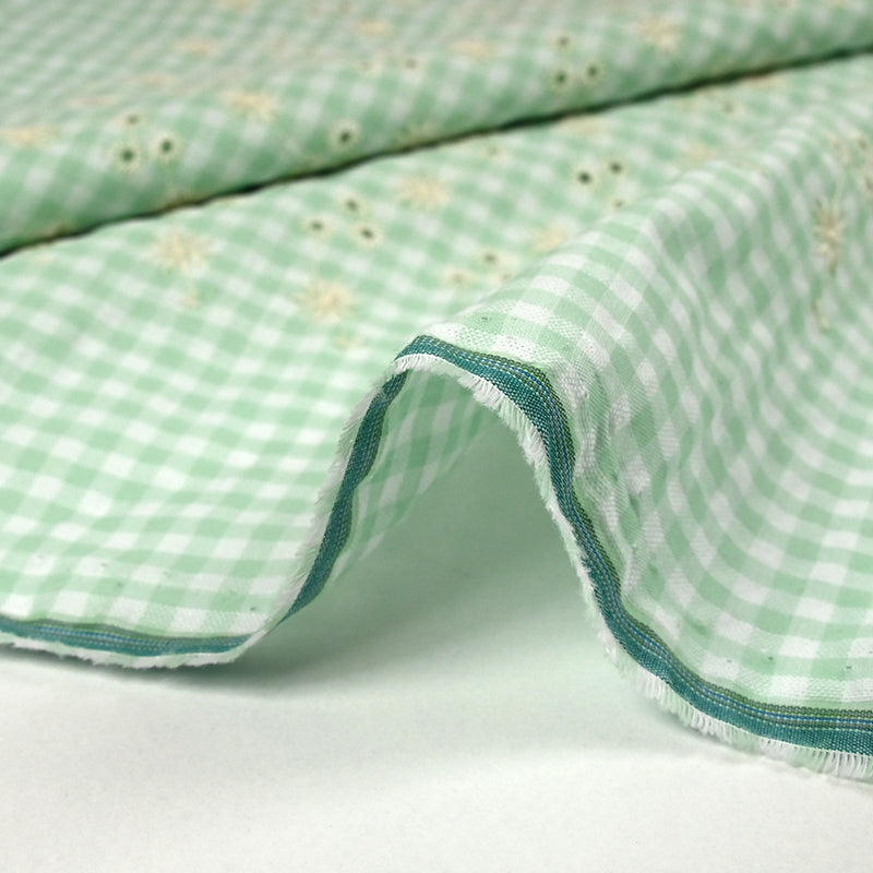 Coton Vichy seersucker brodé fond vert pastel