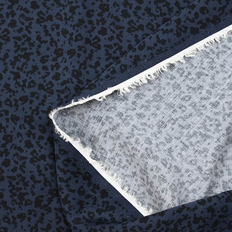 Satin de viscose imprimé mini léopard fond marine