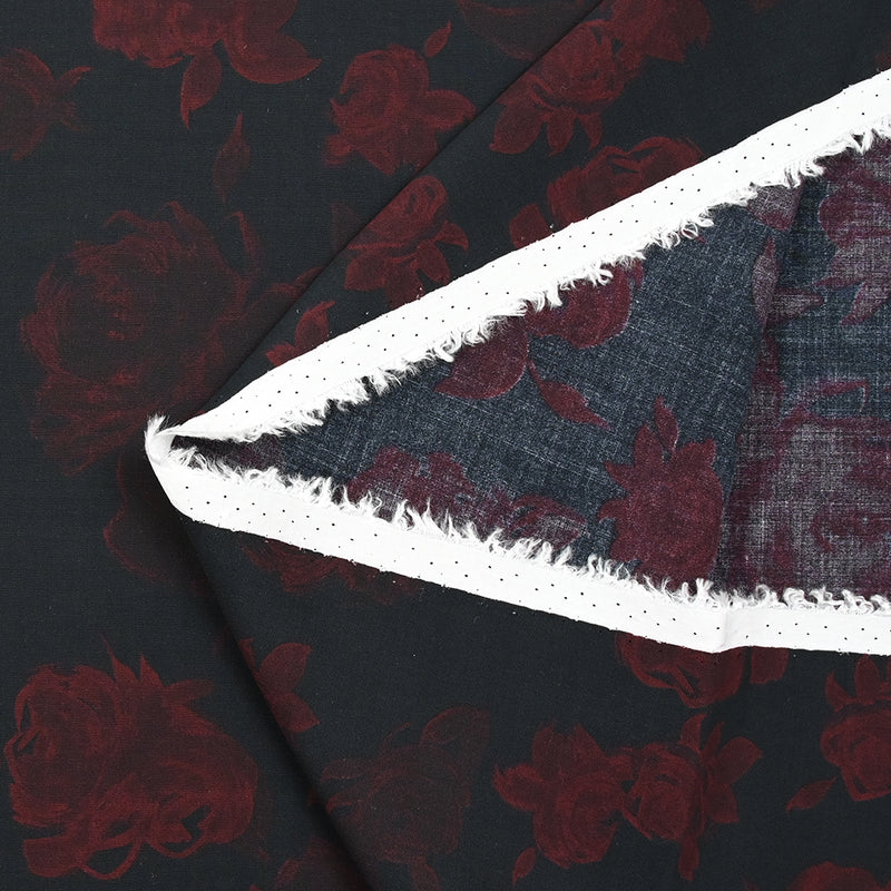 Viscose imprimée roses rouges fond noir