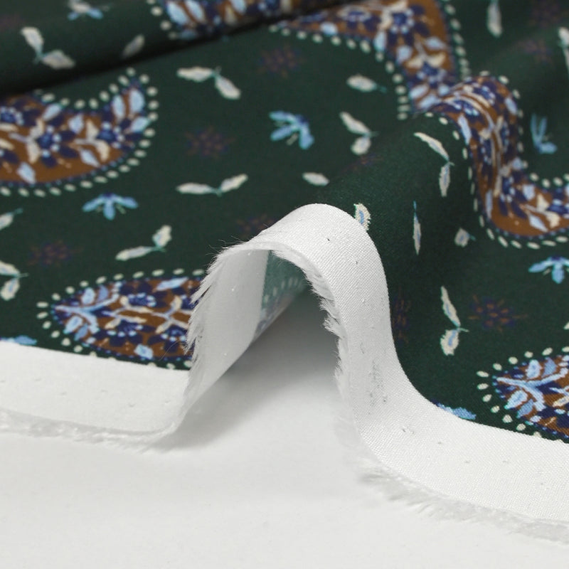 Viscose imprimée cachemire volant fond vert foncé