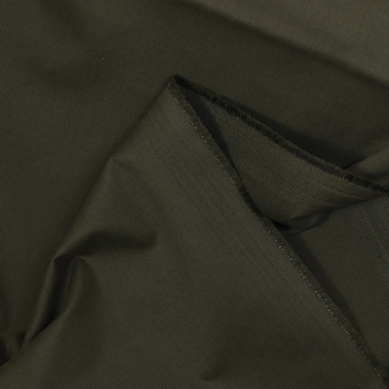 Gabardine de coton élasthanne vert militaire