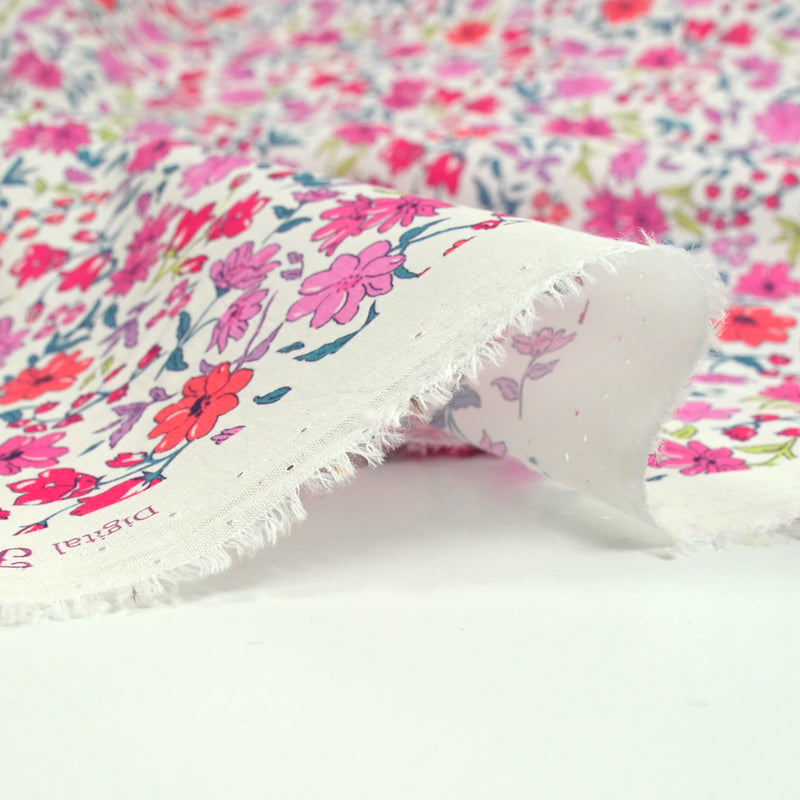 Coton imprimé Vittoria fleurs rose vintage fond blanc cassé au mètre