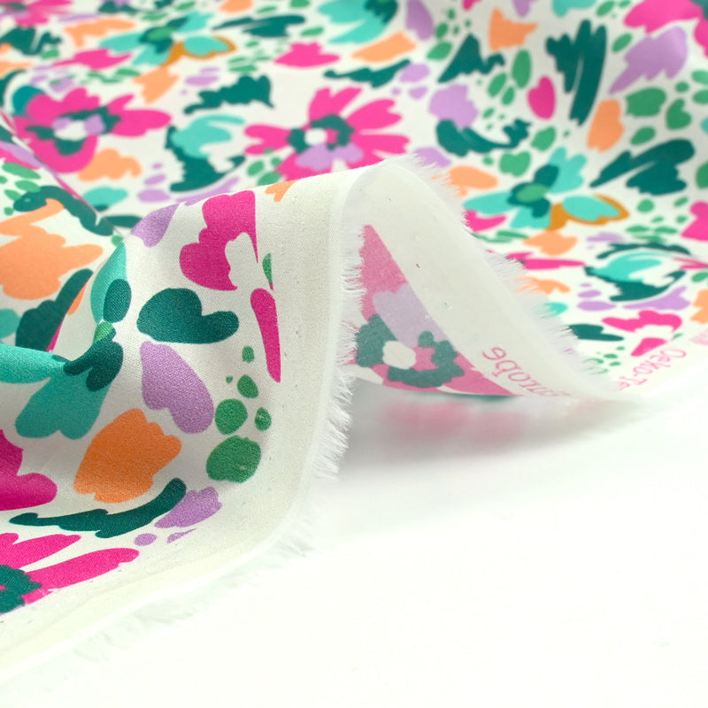 Coton imprimé Martina fleurs fantaisie fuchsia et vert au mètre