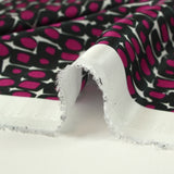 Satin de soie imprimé rétro pop magenta fond blanc