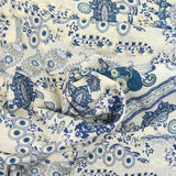 Voile de coton imprimé cachemire bleu fond blanc