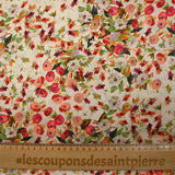 Satin de soie imprimé renoncules et fleurs d'hiver fond champagne rosé