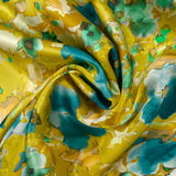 Suave satén de seda estampado con pintura de fondo anís.