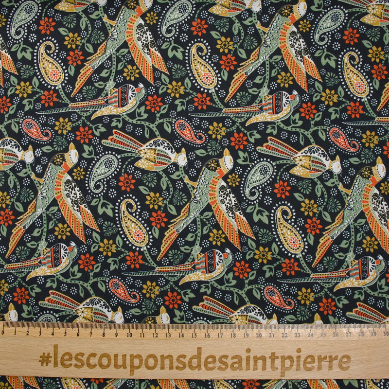 Crêpe satin polyester imprimé oiseau cachemire fond noir