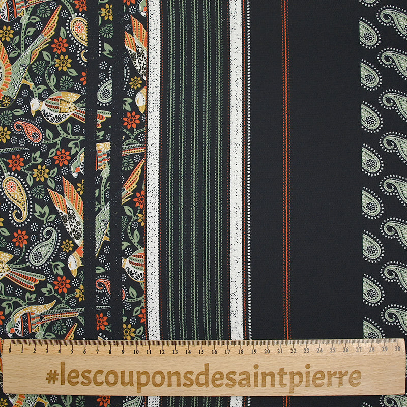 Crêpe satin polyester imprimé oiseau cachemire fond noir