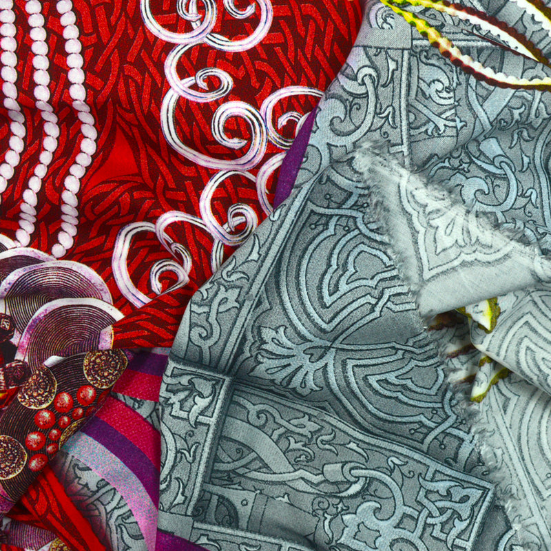 Viscose imprimée versailles rouge et gris