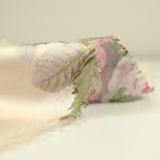 Satin polyester imprimé fleurs rosier fond ivoire