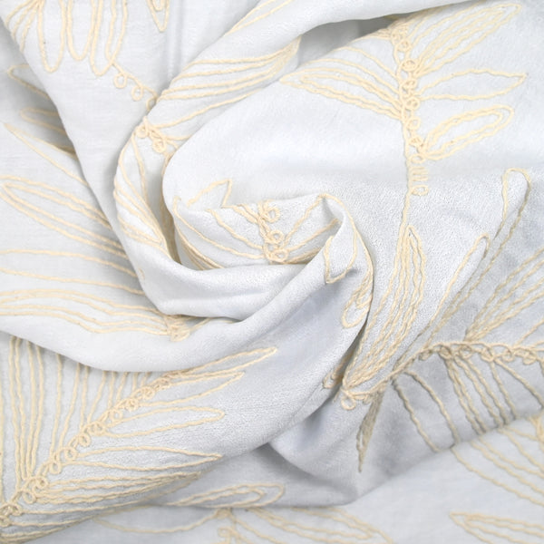 Crêpe Viscose Borded Jungle Fondo blanco