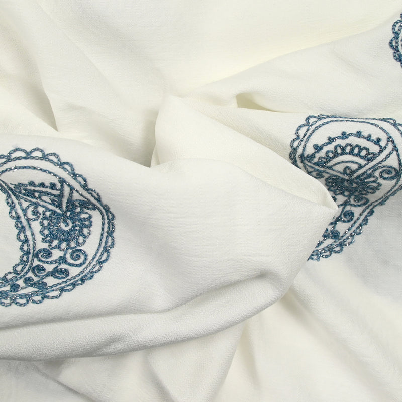 Cashmir -Iridescent Blue Jacket Viscose Crêpe White Fondo blanco
