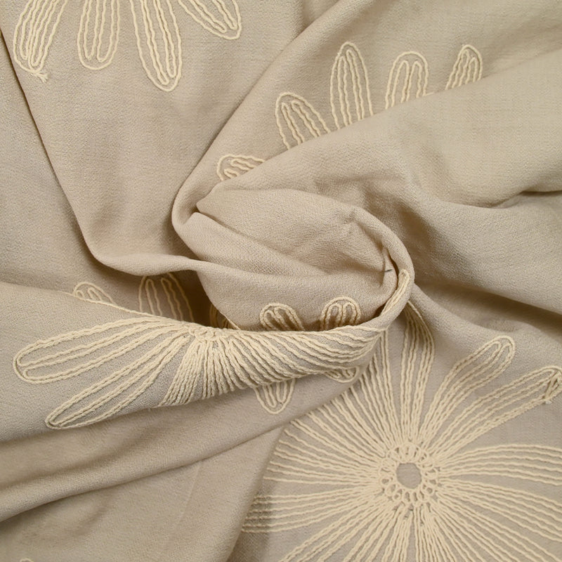 Crêcose Crêpe bordado marguerite beige antecedentes