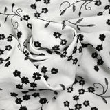 Twill de polyester embroidered Marguerite White background