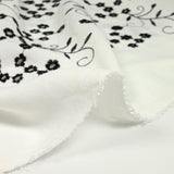 Twill de polyester embroidered Marguerite White background