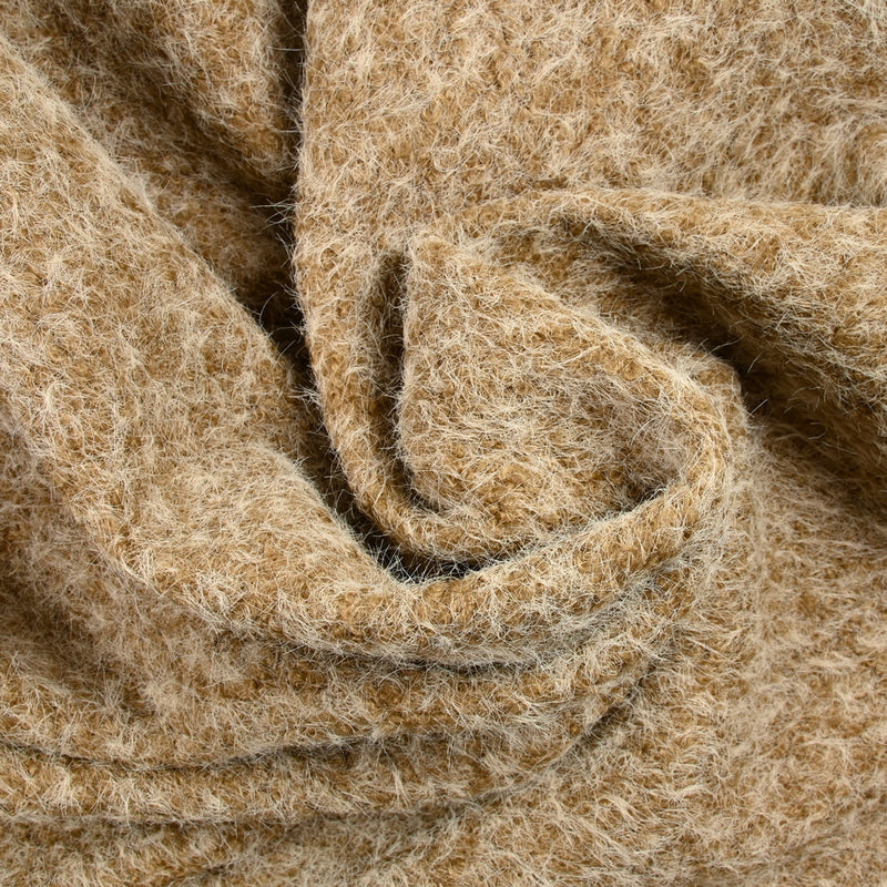 Beige long -haired woolen lining