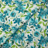 Viscose imprimée fleurs en aquarelle turquoise et vert fond blanc