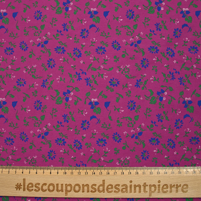 Viscose imprimée vent de fleurs fond magenta