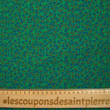Viscose imprimée texturée mini fleurs fond vert