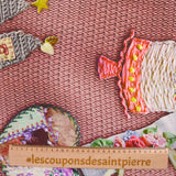 Satin imprimé polyester anniversaire fond vieux rose
