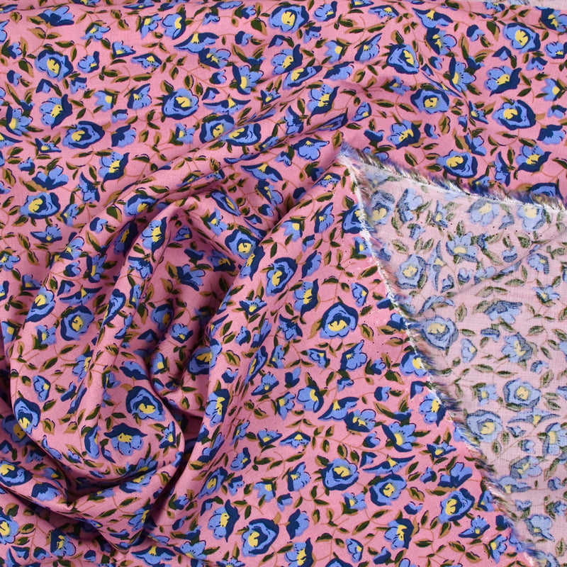 Viscose imprimée rêve botanique fond fraise glacé