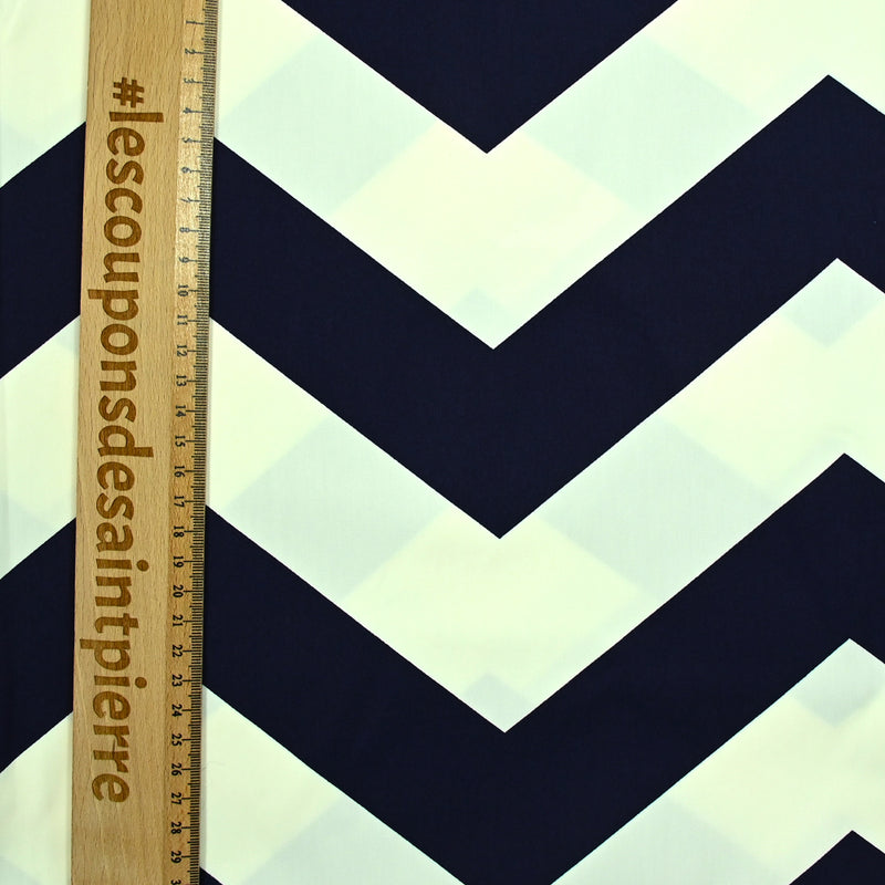 Cotton satin elastane zigzag marine white background