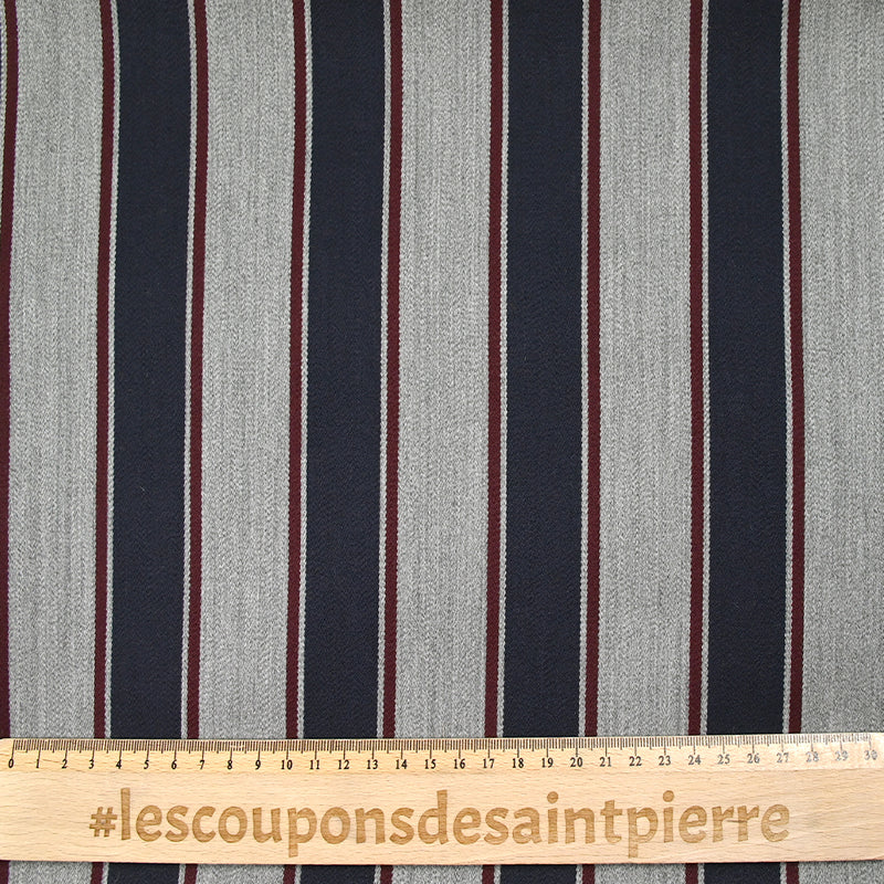 Gabardine de laine mélangée rayée marine et bordeaux fond gris