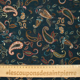 Mousseline imprimée cachemire en feuille fond bleu foncé