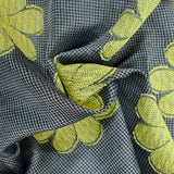 Jacquard natté polyviscose fleurs jaune fond gris