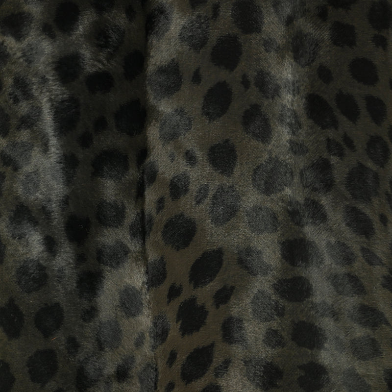 Velours poils mi-longs léopard fond marron