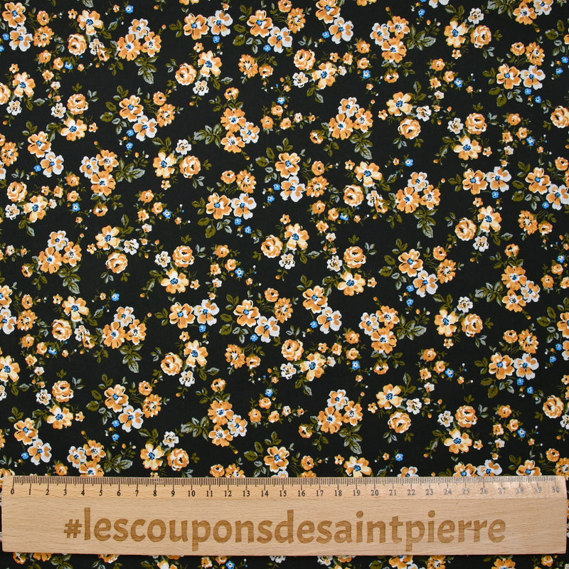 Viscose imprimée fleurs Pétunia fond noir