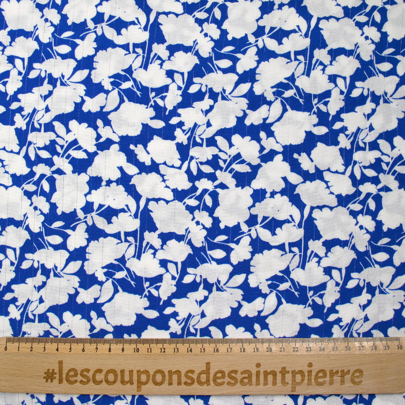 Viscose imprimée lurex le temps des fleurs fond bleu roi