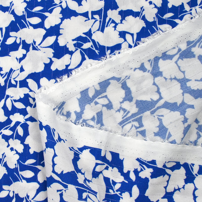 Viscose imprimée lurex le temps des fleurs fond bleu roi