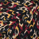 Satin de viscose imprimé Vénus bordeaux fond noir