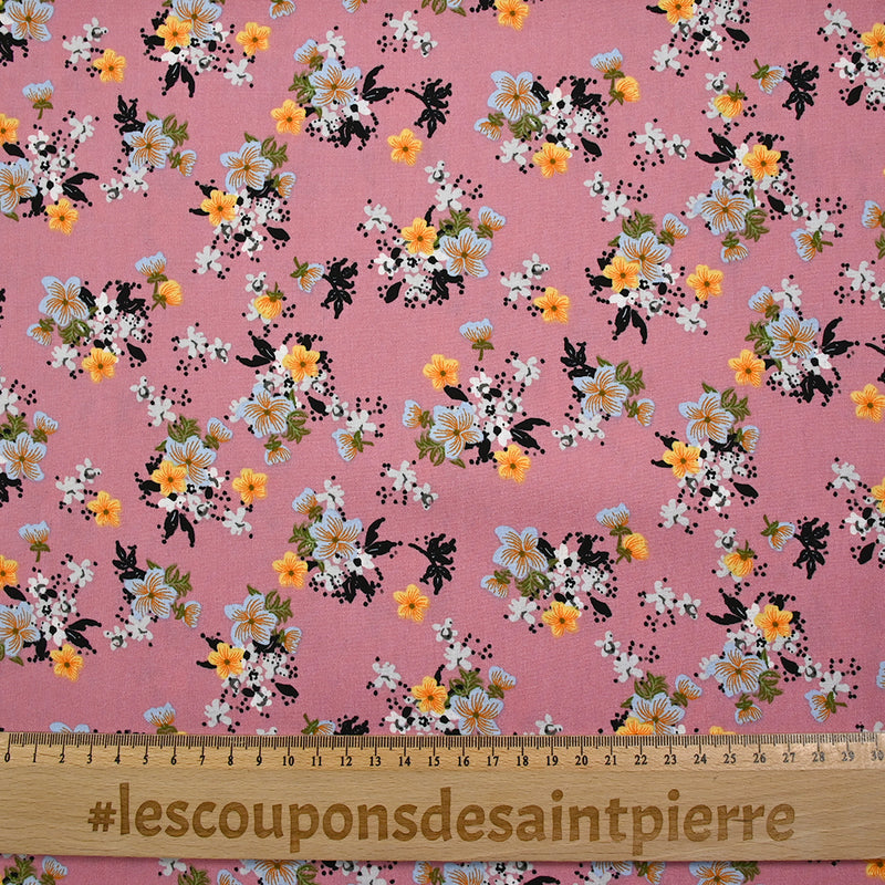 Viscose imprimée fleurs Marjolaine fond vieux rose