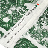 Satin de soie imprimé dans la jungle vert fond blanc