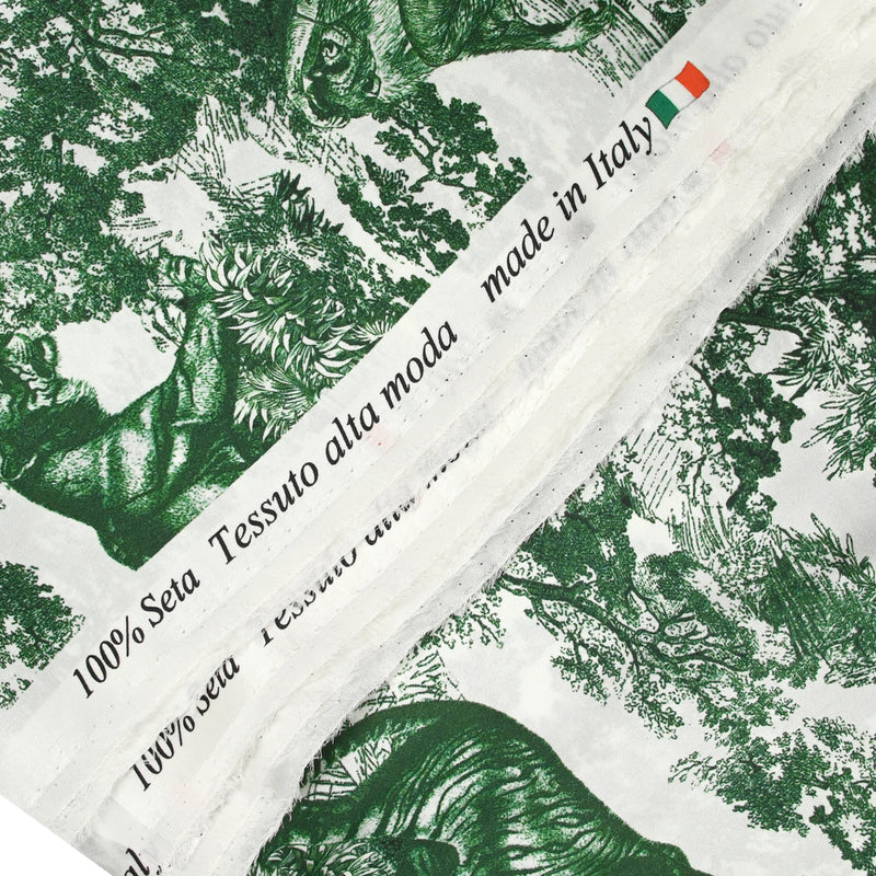 Satin de soie imprimé dans la jungle vert fond blanc
