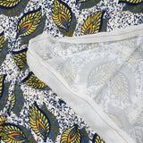 Maille maillot de bain imprimée ombre de feuilles fond blanc